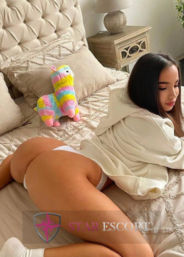 Lanja Pret Slank Brunette Amsterdam Escort Dame